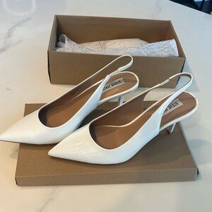 Steve Madden white pumps